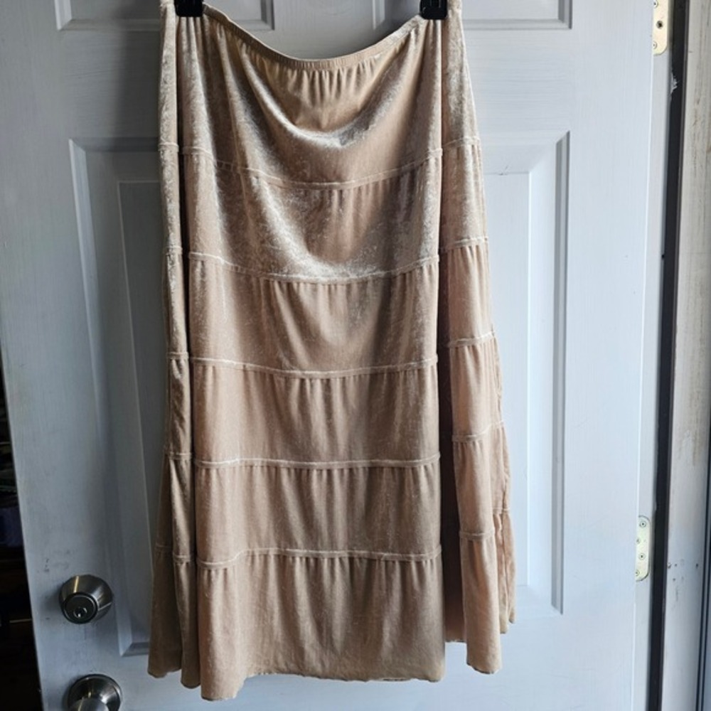 IN STUDIO Beige Velvet Tiered Midi Skirt Size‎ L